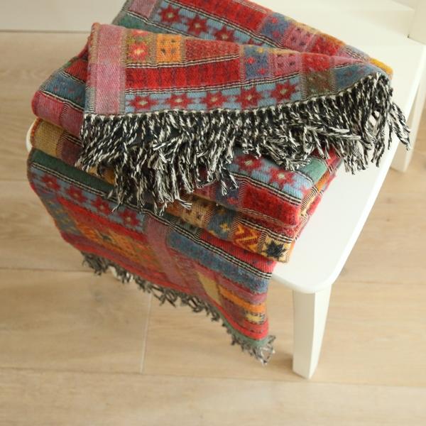 NA ZALOGI Volnena deka 130x180 M.RED GREEN NA ZALOGI Volnena deka 130x180 M.RED GREEN