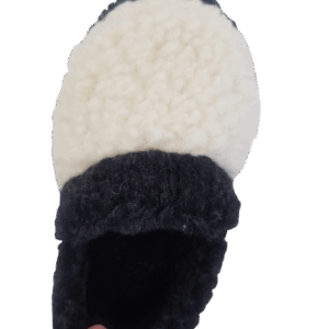 Copati iz 100% kosmatene volne natur, črni nizki, več velikosti Copati iz 100% kosmatene volne natur, črni nizki, več velikosti