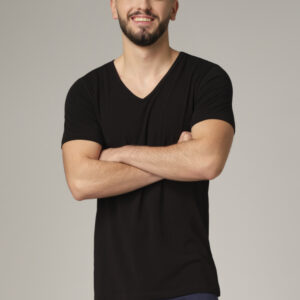 Moška spodnja majica V izrez KR ČRNA L Moška spodnja majica V izrez KR ČRNA L