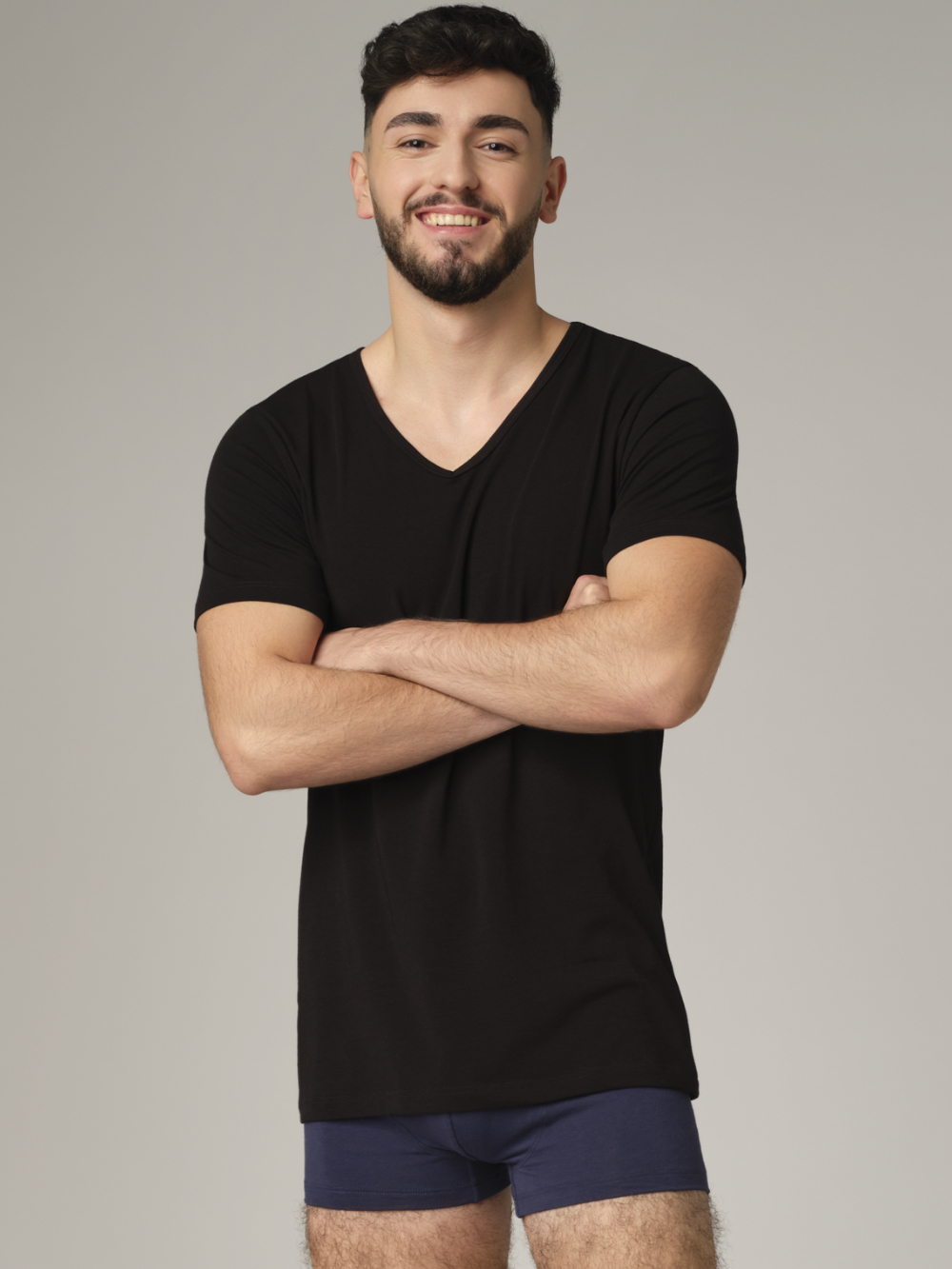 Moška spodnja majica V izrez KR ČRNA L Moška spodnja majica V izrez KR ČRNA L