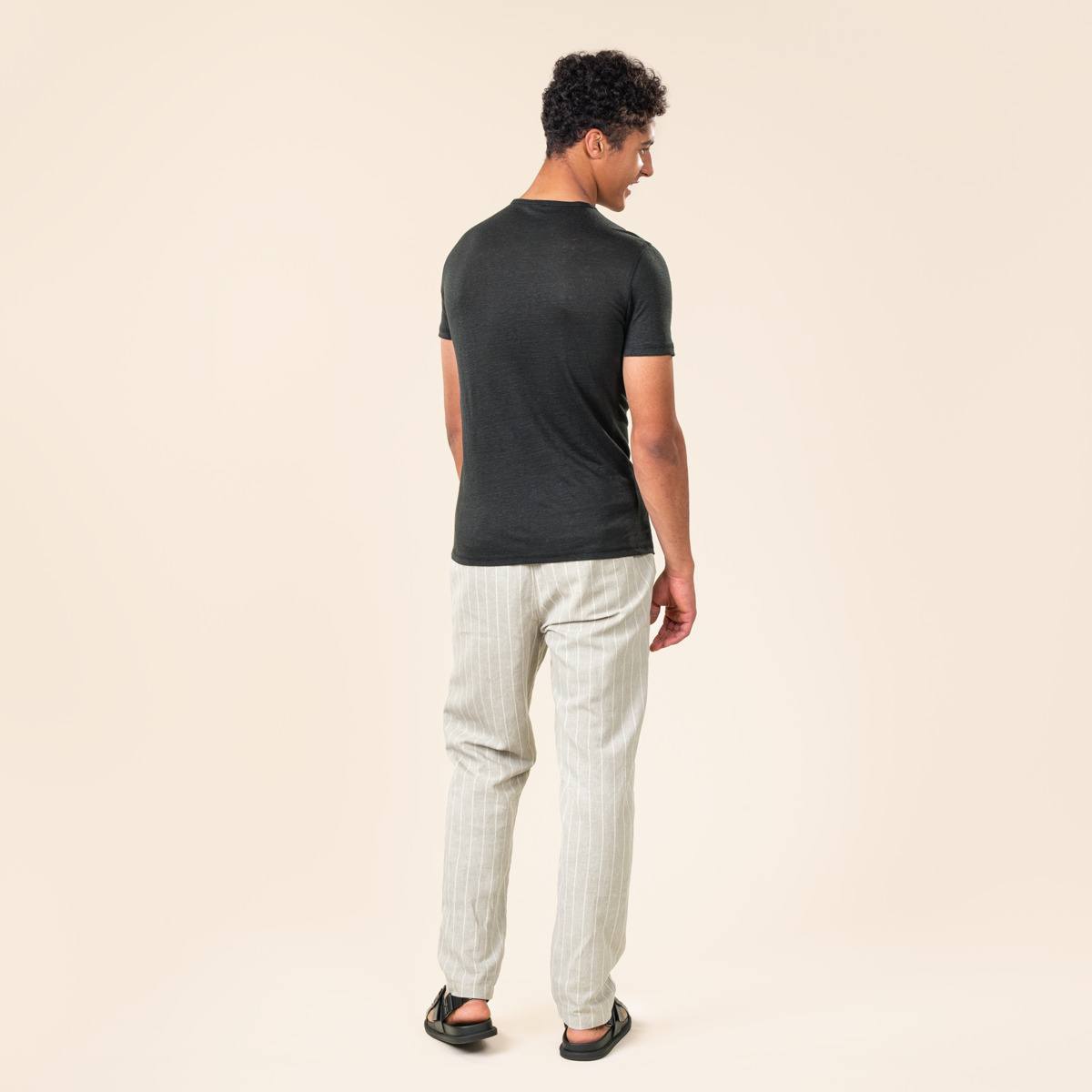 Moška majica KR iz 100% lana ČRNA S,M,L Moška majica KR iz 100% lana ČRNA S,M,L