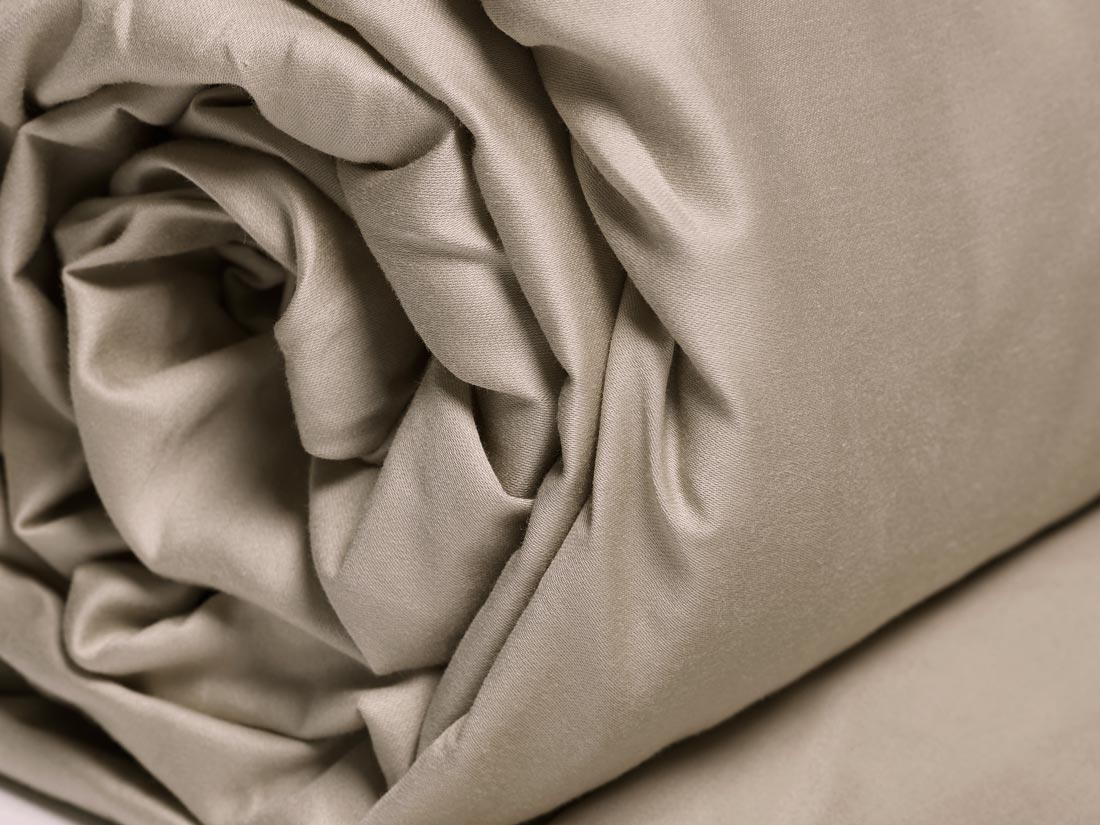 Jogi rjuha ekološki bombaž saten WARM TAUPE več dimenzij Jogi rjuha ekološki bombaž saten WARM TAUPE več dimenzij