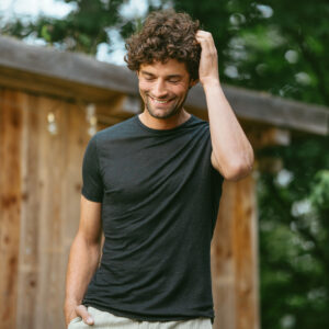 Moška majica KR iz 100% lana ČRNA S,M,L Moška majica KR iz 100% lana ČRNA S,M,L