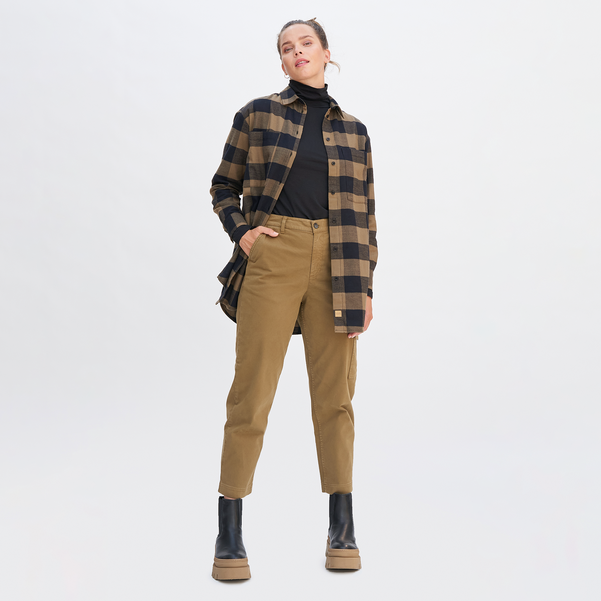 Ženske hlače eko bombaž BEIGE različne vel. Ženske hlače eko bombaž BEIGE različne vel.