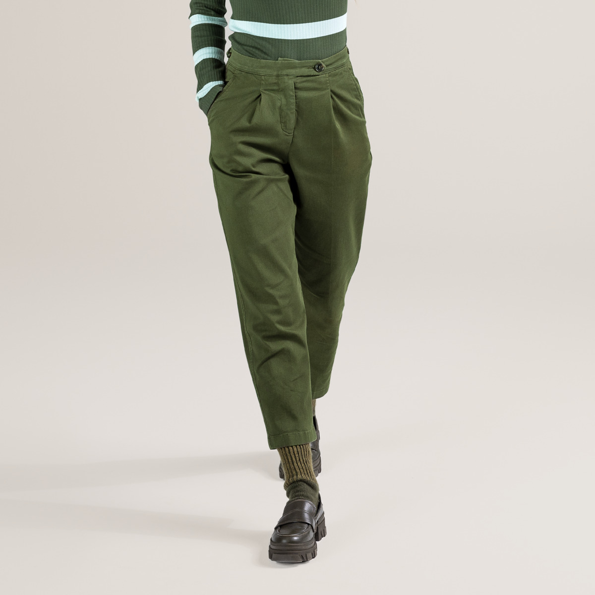 Ženske hlače eko bombaž ZELENE 28 Ženske hlače eko bombaž ZELENE 28