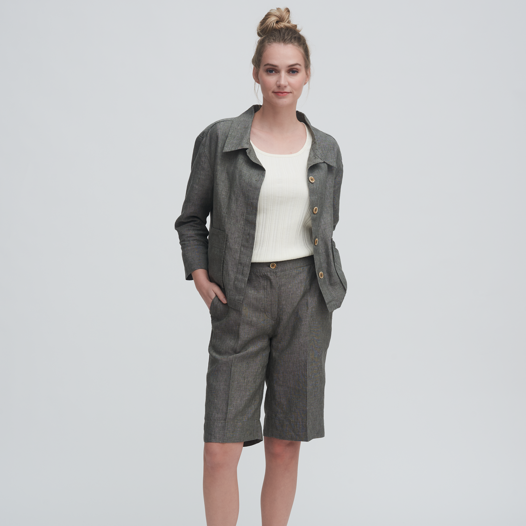 Ženske bermuda hlače iz 100% lan 38 Ženske bermuda hlače iz 100% lan 38