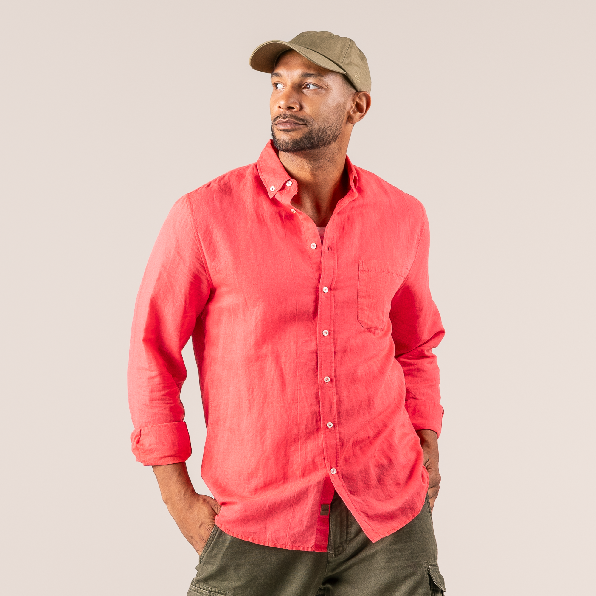 Moška srajca DR iz 55% lana in 45% eko bombaža roza rdeča 46,48,50 Moška srajca DR iz 55% lana in 45% eko bombaža roza rdeča 46,48,50