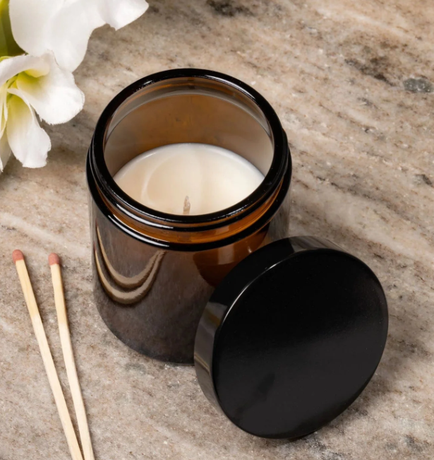 Dišeča sveča "Sočna breskev" 120ml. Dišeča sveča "Sočna breskev" 120ml.