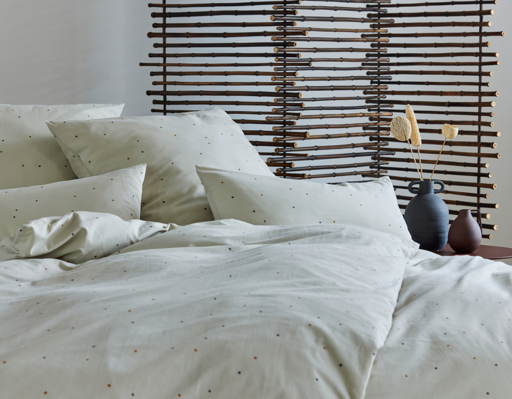 Posteljnina Dots saten, več dimenzij Posteljnina Dots saten, več dimenzij