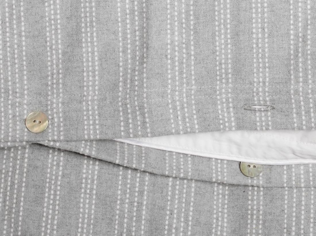 Posteljnina flanela siva črtasta, razl.dim. Posteljnina flanela siva črtasta, razl.dim.