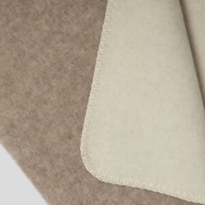 Mehka deka iz 100% merino volne white/light brown 150x220 Mehka deka iz 100% merino volne white/light brown 150x220