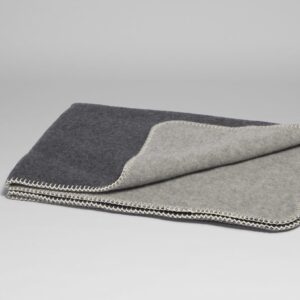 Mehka deka iz 100% merino volne white/charc 150x220