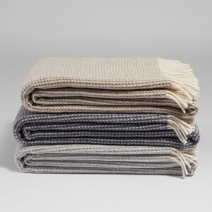 Mehka pletena deka iz 100% merino volne charc 150x210 Mehka pletena deka iz 100% merino volne charc 150x210