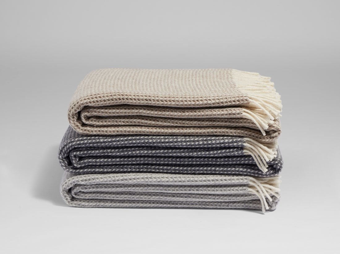 Mehka pletena deka iz 100% merino volne charc 150x210 Mehka pletena deka iz 100% merino volne charc 150x210