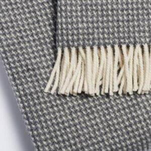 Mehka pletena deka iz 100% merino volne charc 150x210 Mehka pletena deka iz 100% merino volne charc 150x210