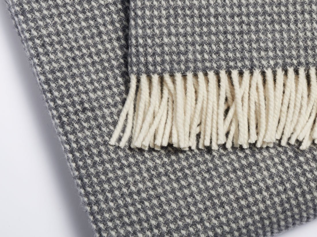 Mehka pletena deka iz 100% merino volne charc 150x210 Mehka pletena deka iz 100% merino volne charc 150x210