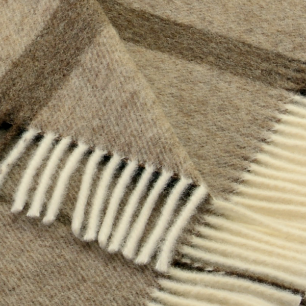 Volnena odeja ISOLA bež karo