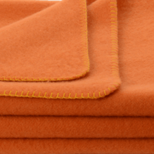 Otroška odeja 100% ovčja volna INN velur ORANŽNA dve dim. Otroška odeja 100% ovčja volna INN velur ORANŽNA dve dim.