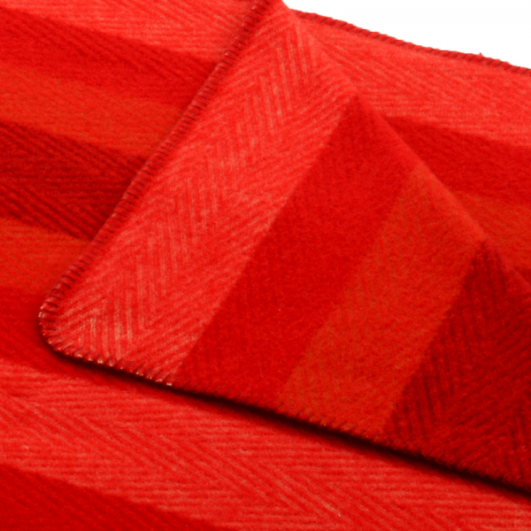 Volnena odeja MONROVIA rdeča črtasta