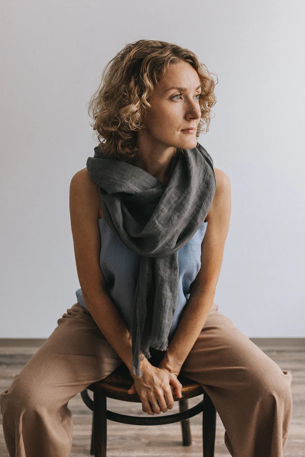 Šal iz 100% lana temno siv Šal iz 100% lana temno siv