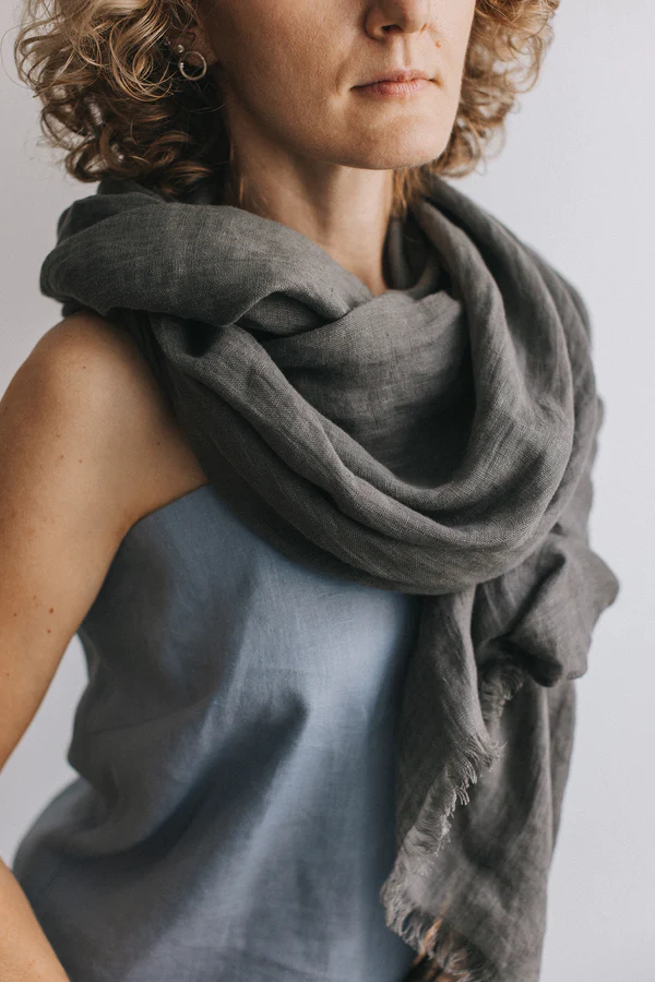 Šal iz 100% lana temno siv Šal iz 100% lana temno siv