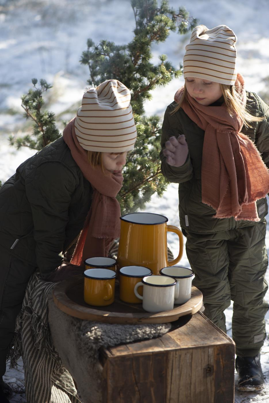 Emajliran vrč mustard