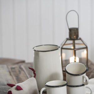 Emajlirana skodelica butter cream Emajlirana skodelica butter cream