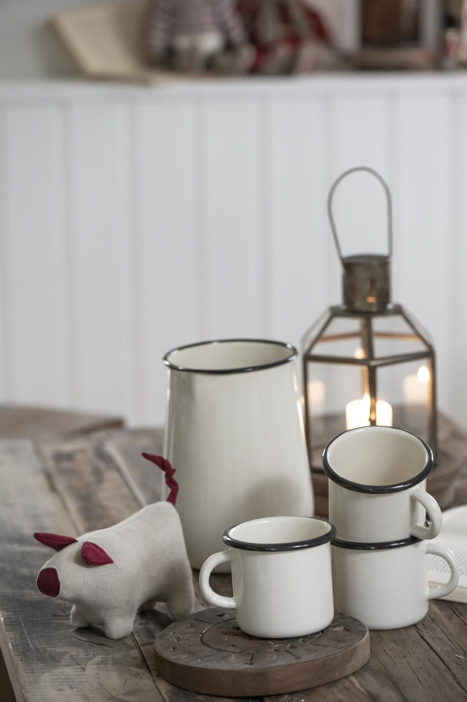 Emajlirana skodelica butter cream Emajlirana skodelica butter cream