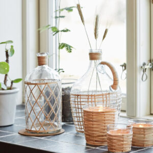 Svečnik steklo ratan Svečnik steklo ratan