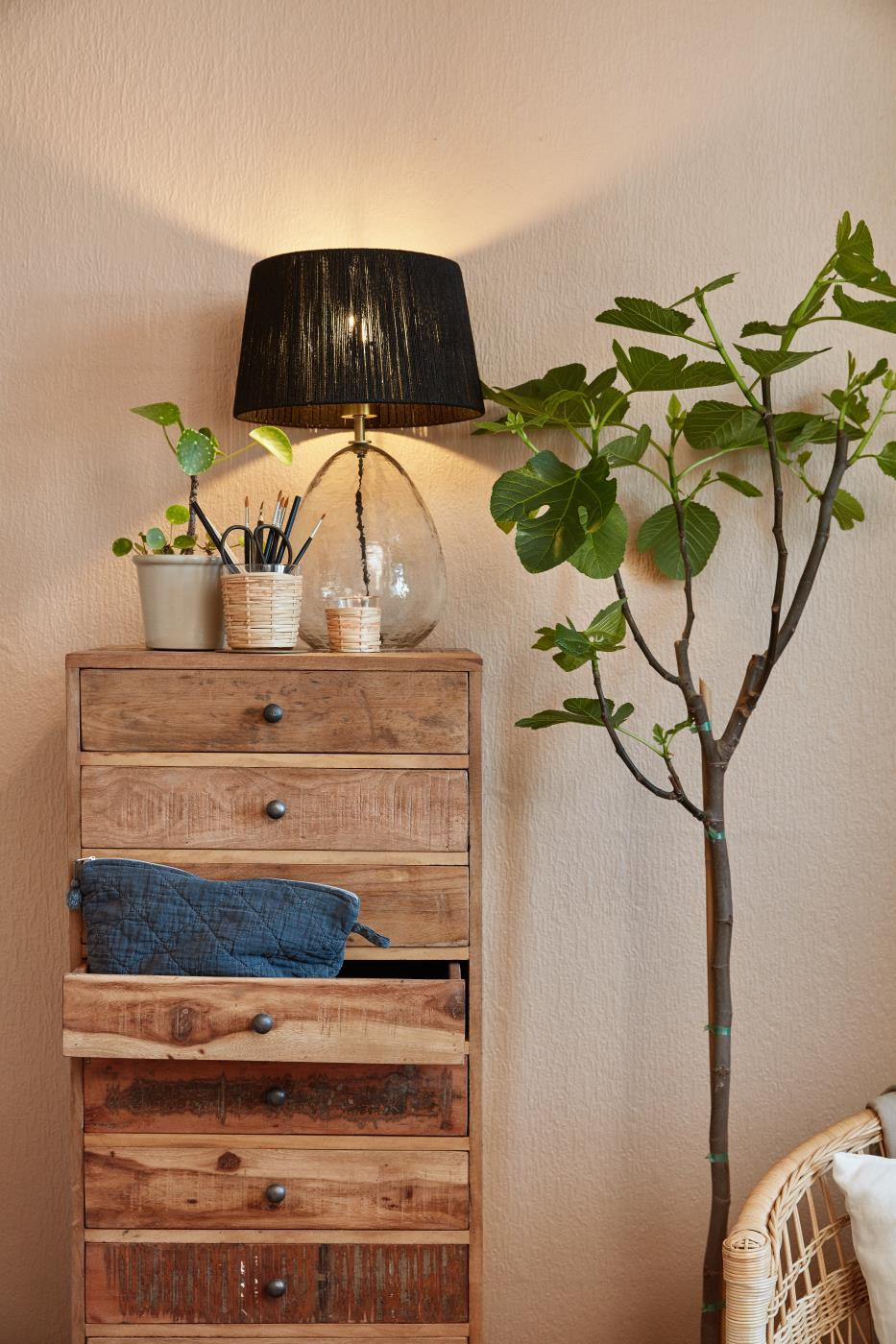 Svečnik steklo ratan Svečnik steklo ratan