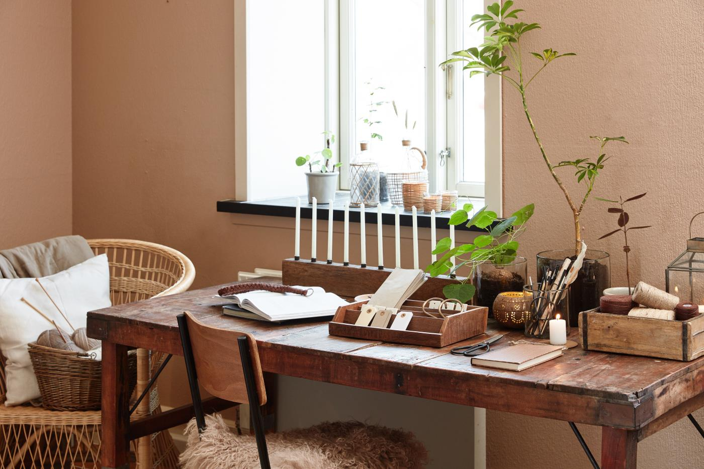 Svečnik steklo ratan Svečnik steklo ratan