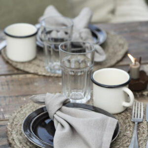 Emajlirana skodelica butter cream Emajlirana skodelica butter cream