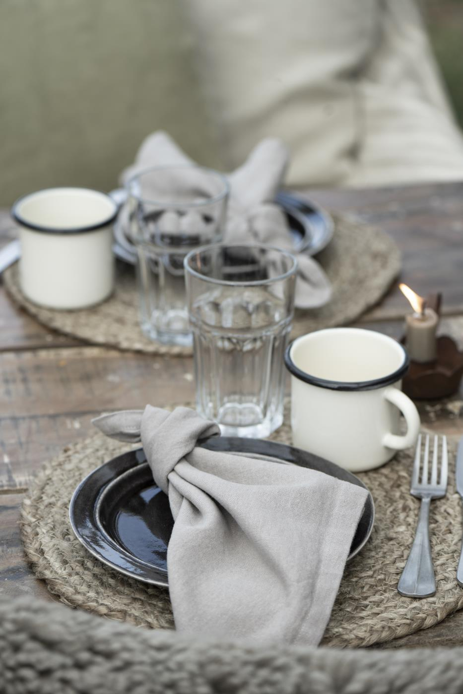 Emajlirana skodelica butter cream Emajlirana skodelica butter cream