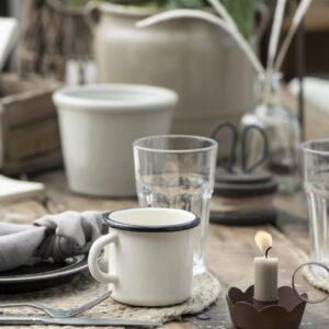 Emajlirana skodelica butter cream Emajlirana skodelica butter cream