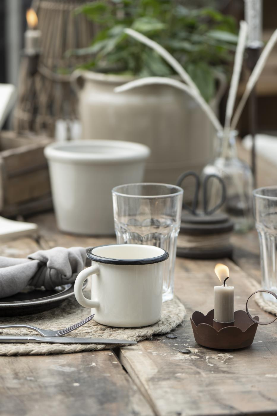 Emajlirana skodelica butter cream Emajlirana skodelica butter cream