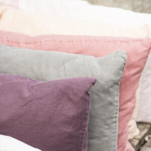 Prevleka iz 100% lanu 50x70 aubergine Prevleka iz 100% lanu 50x70 aubergine