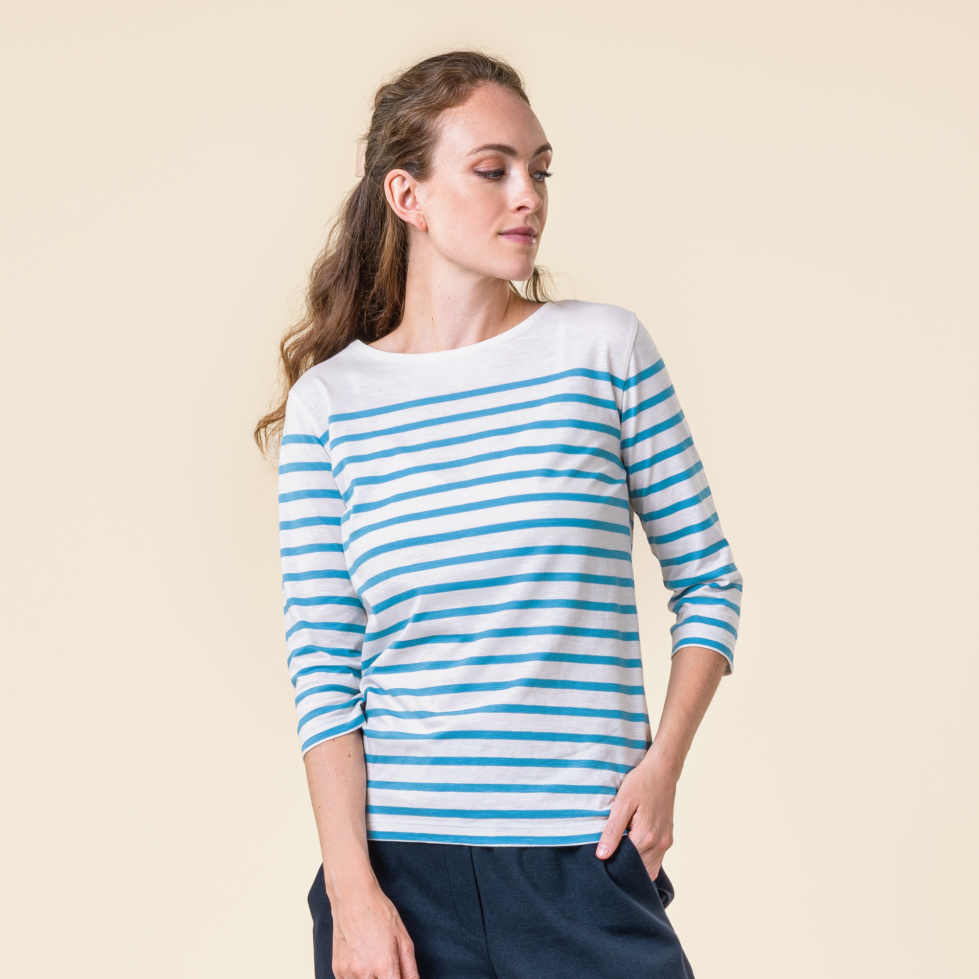 Ženska majica iz 100% eko bombaža črte XS Ženska majica iz 100% eko bombaža črte XS